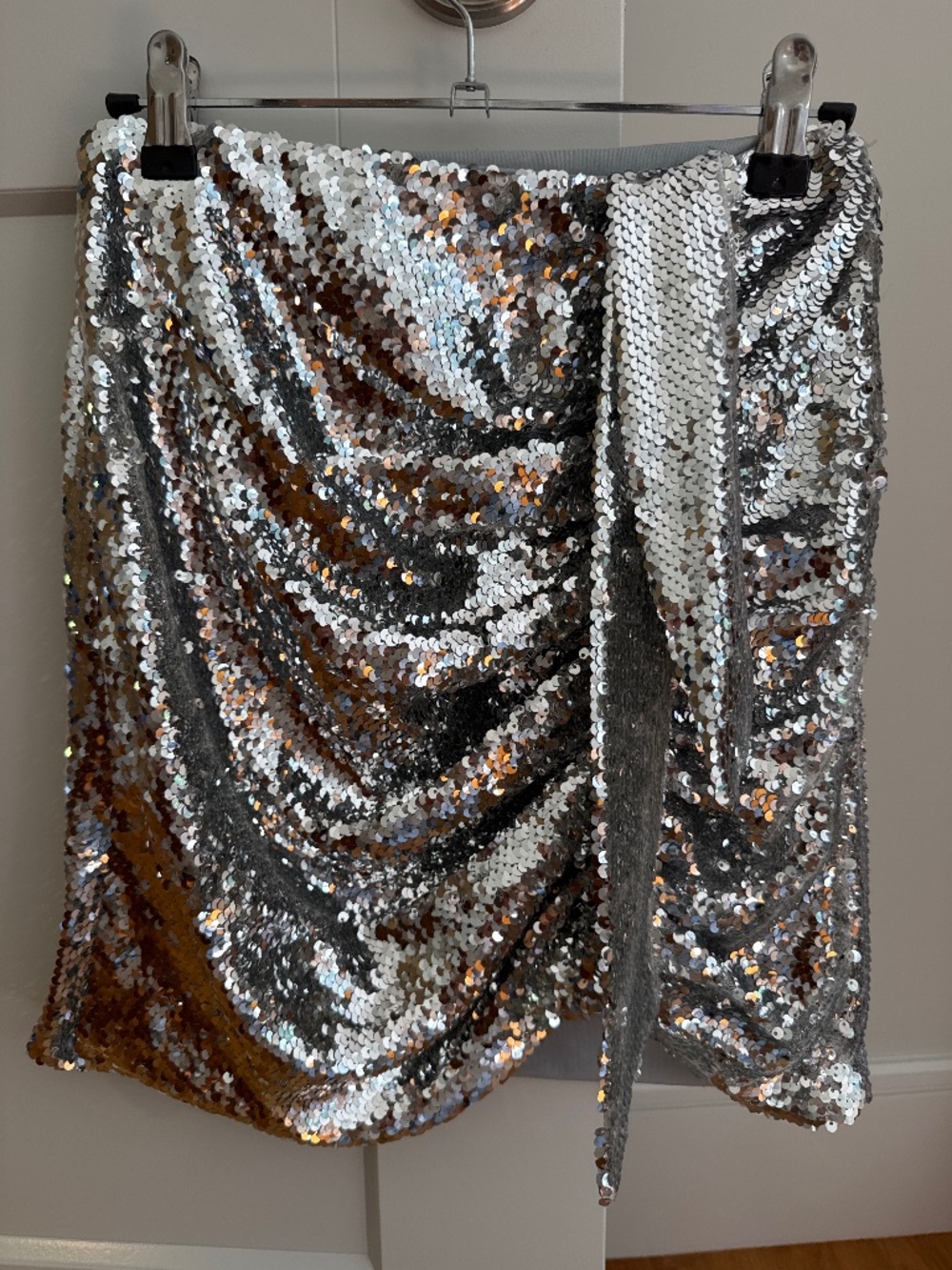 OW silver mini skirt EUC sz Small